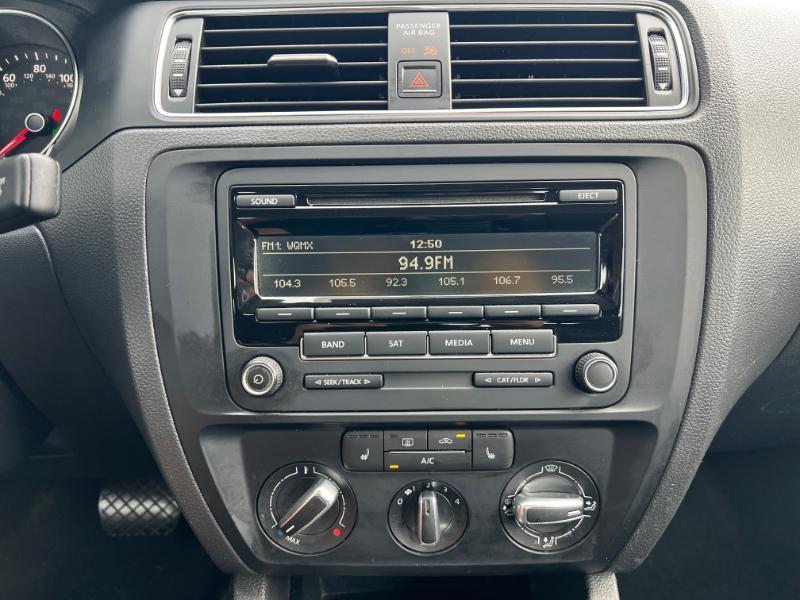 Volkswagen Jetta SE 6A 2015