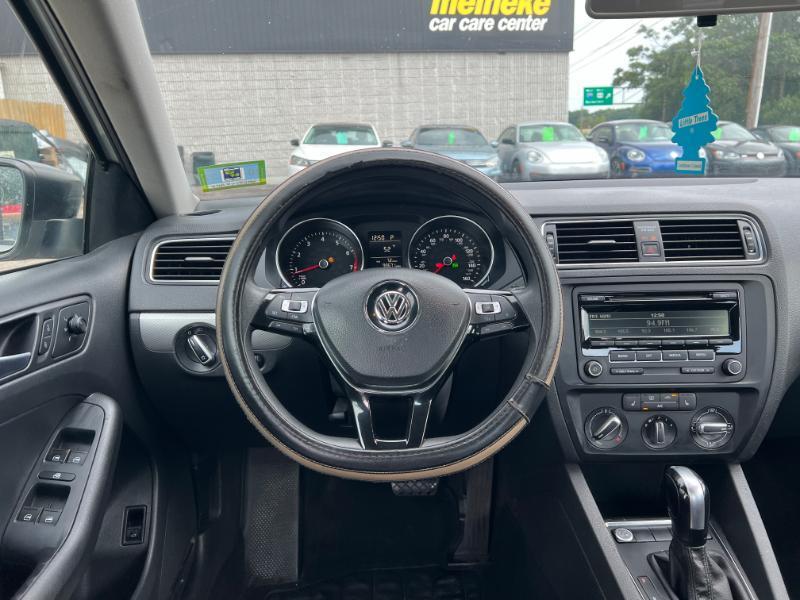 Volkswagen Jetta SE 6A 2015
