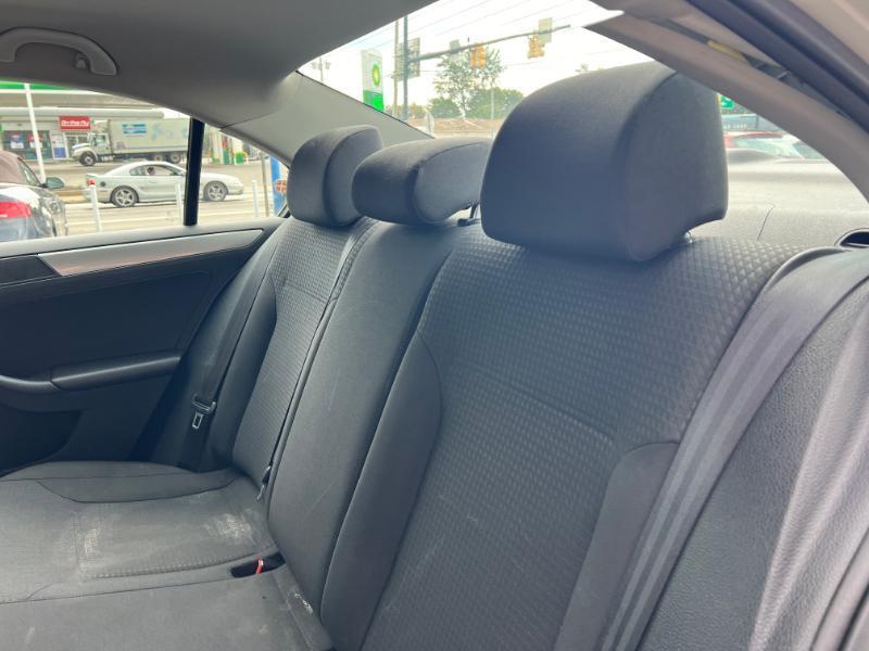 Volkswagen Jetta SE 6A 2015