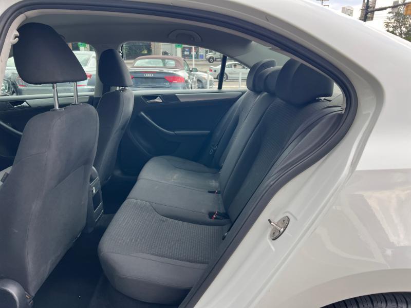 Volkswagen Jetta SE 6A 2015