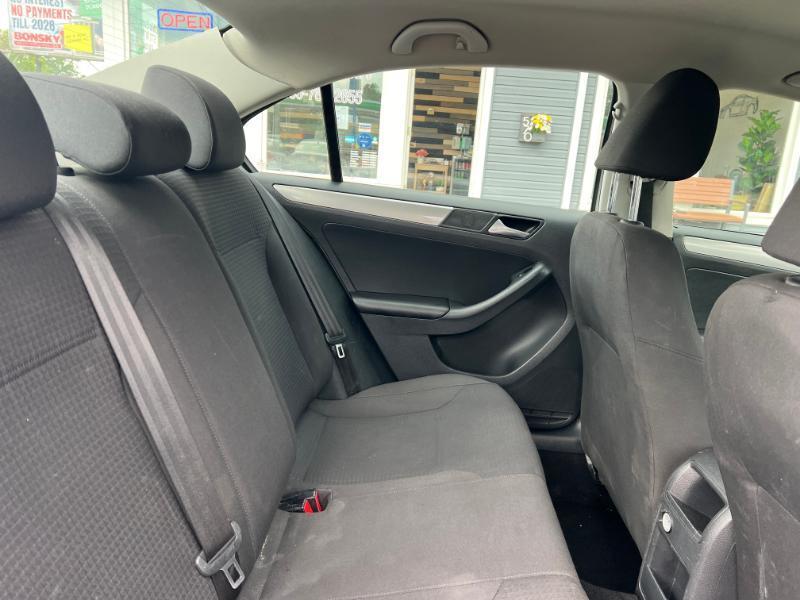 Volkswagen Jetta SE 6A 2015