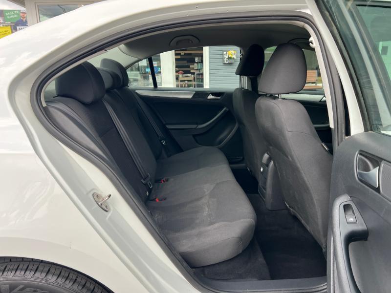 Volkswagen Jetta SE 6A 2015