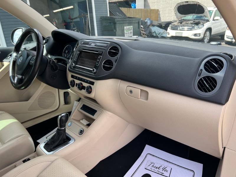 Volkswagen Tiguan S 2014