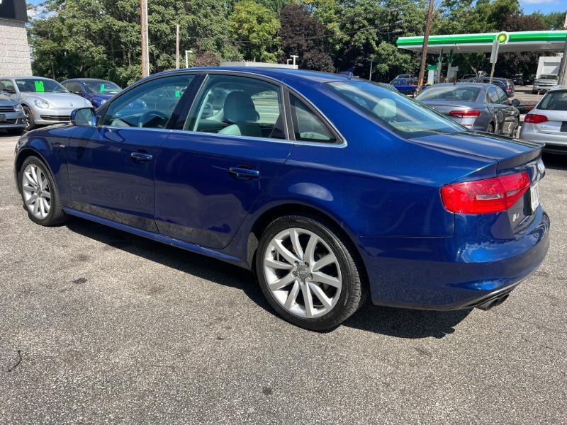 Audi A4 2.0T Sedan quattro Tiptronic 2014