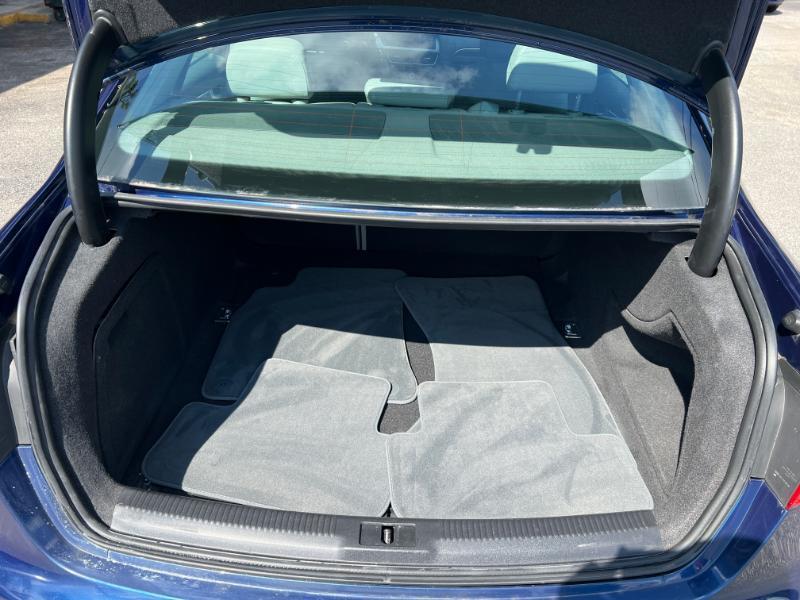 Audi A4 2.0T Sedan quattro Tiptronic 2014