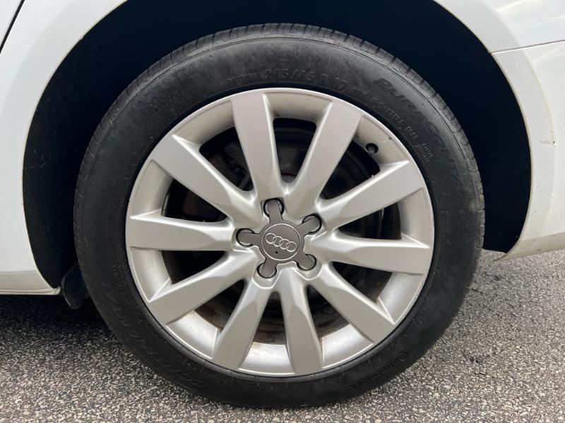 Audi A4 2.0T Premium Sedan quattro Manual 2013