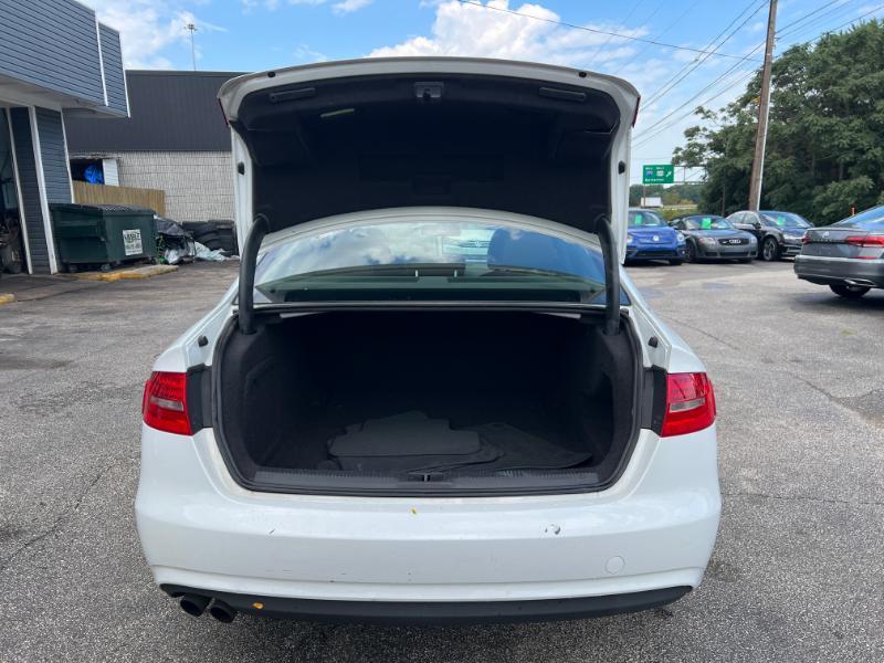 Audi A4 2.0T Premium Sedan quattro Manual 2013