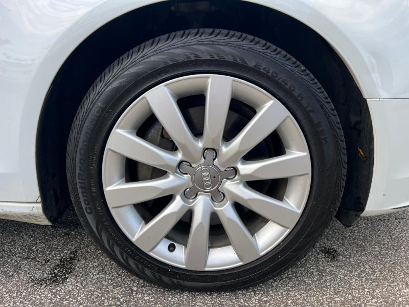Audi A4 2.0T Premium Sedan quattro Manual 2013