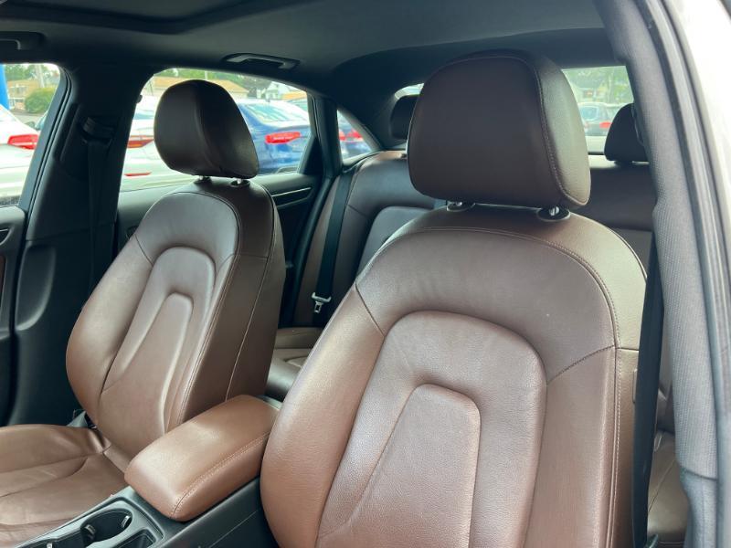 Audi A4 2.0T Premium Sedan quattro Manual 2013