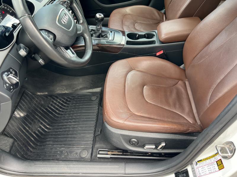 Audi A4 2.0T Premium Sedan quattro Manual 2013