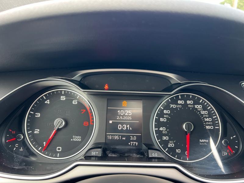 Audi A4 2.0T Premium Sedan quattro Manual 2013