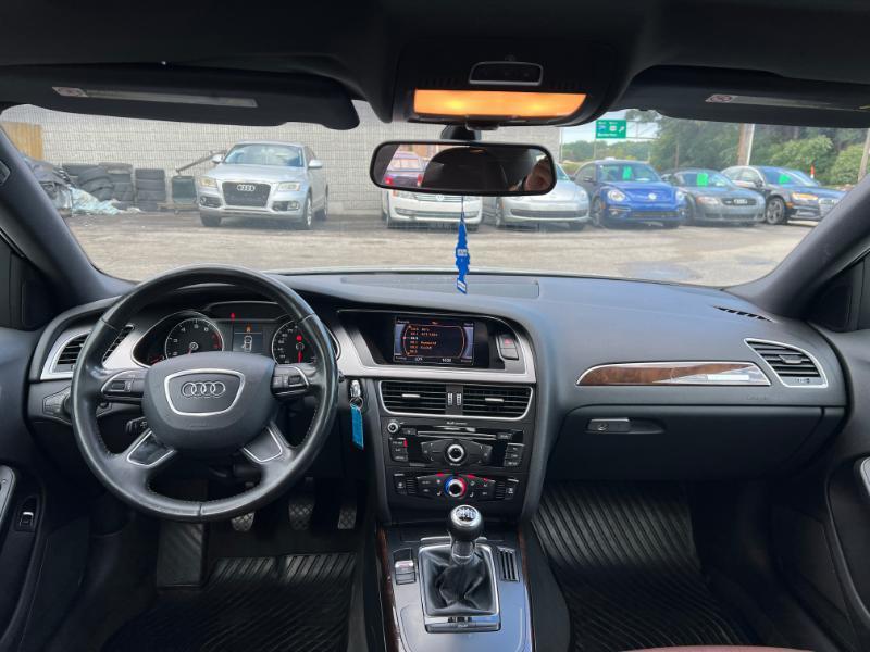 Audi A4 2.0T Premium Sedan quattro Manual 2013