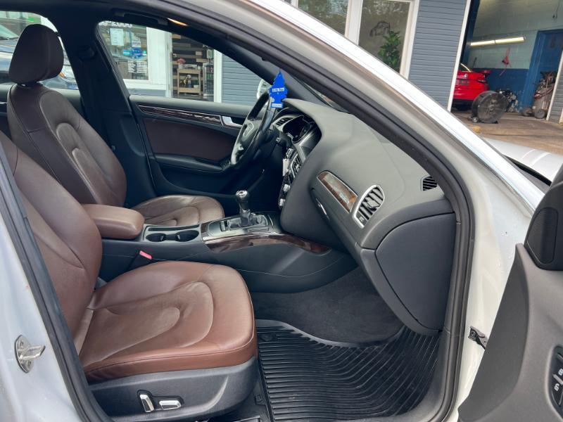 Audi A4 2.0T Premium Sedan quattro Manual 2013