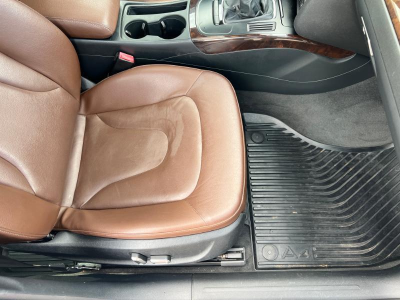 Audi A4 2.0T Premium Sedan quattro Manual 2013