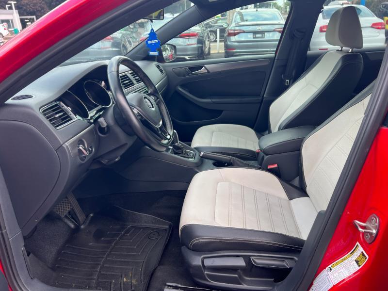 Volkswagen Jetta SE 6A 2016