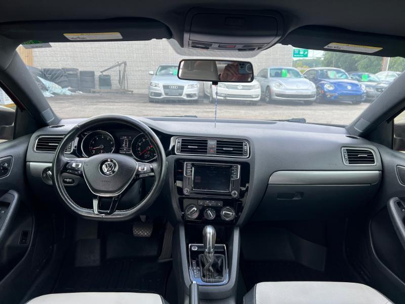 Volkswagen Jetta SE 6A 2016