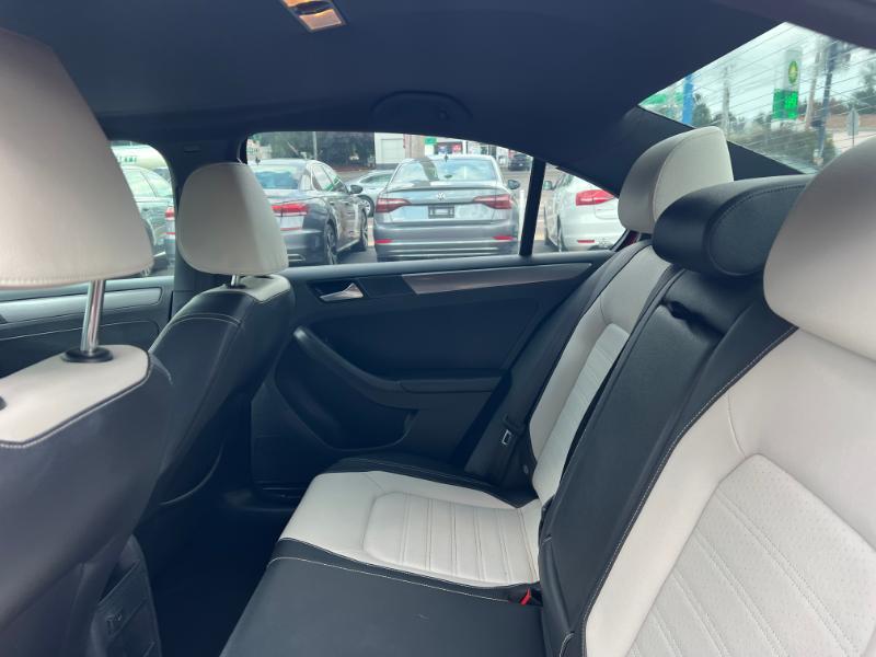 Volkswagen Jetta SE 6A 2016