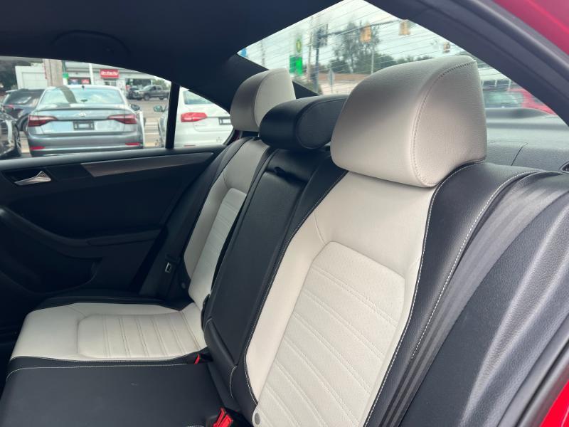 Volkswagen Jetta SE 6A 2016