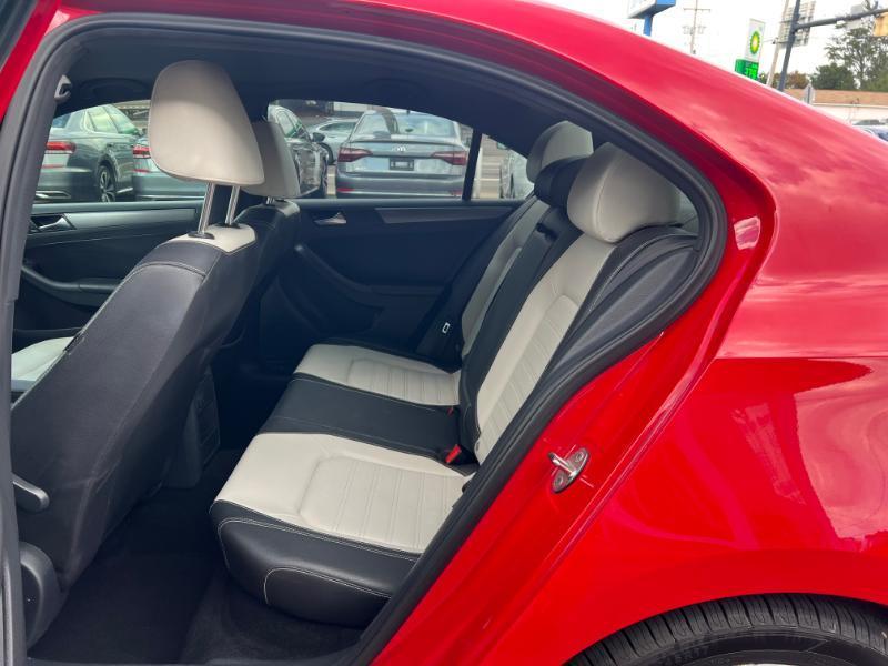 Volkswagen Jetta SE 6A 2016