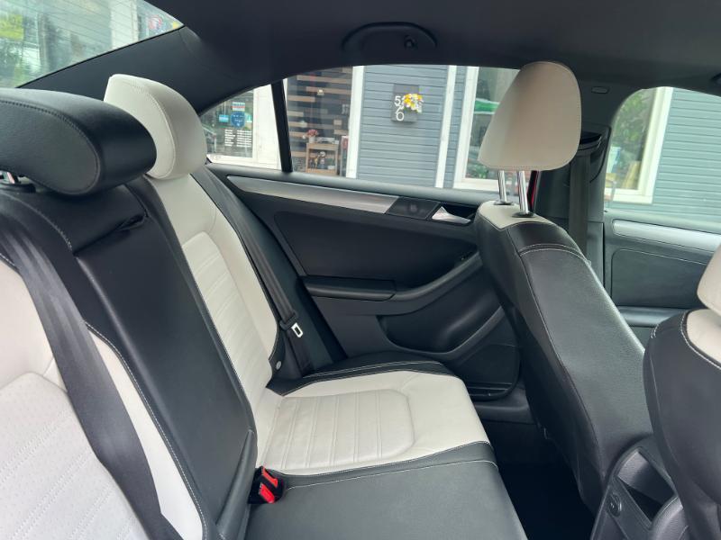 Volkswagen Jetta SE 6A 2016