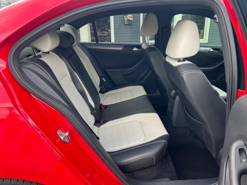 Volkswagen Jetta SE 6A 2016