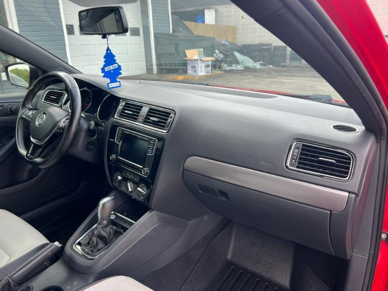 Volkswagen Jetta SE 6A 2016