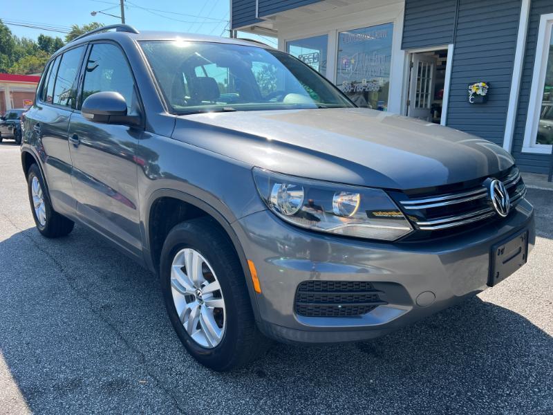 Volkswagen Tiguan SE 2016