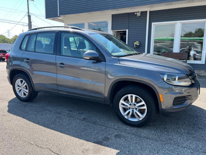 Volkswagen Tiguan SE 2016