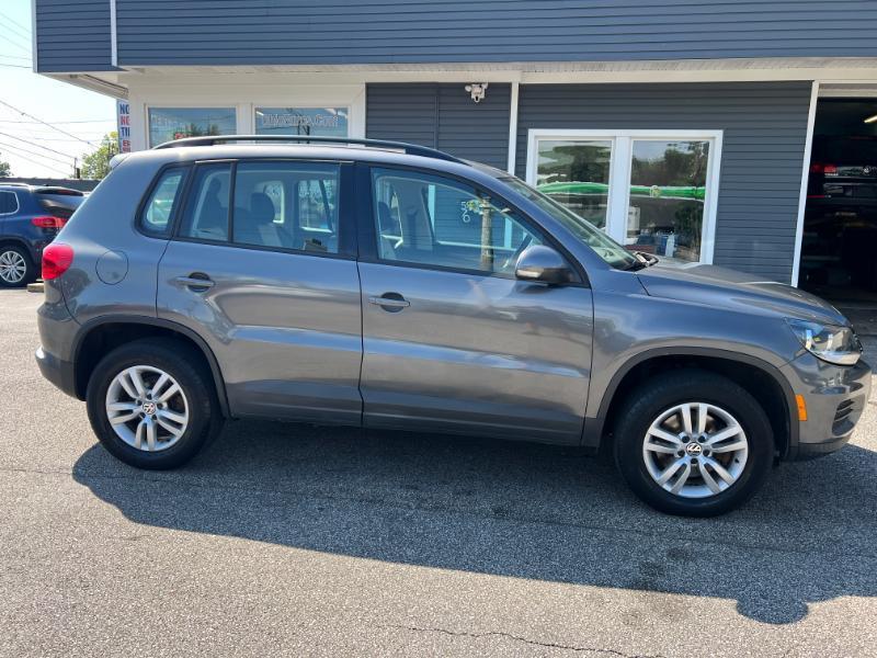 Volkswagen Tiguan SE 2016