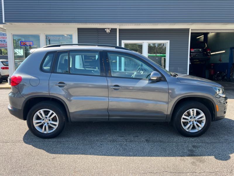 Volkswagen Tiguan SE 2016
