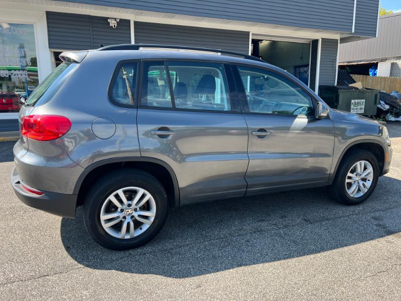 Volkswagen Tiguan SE 2016