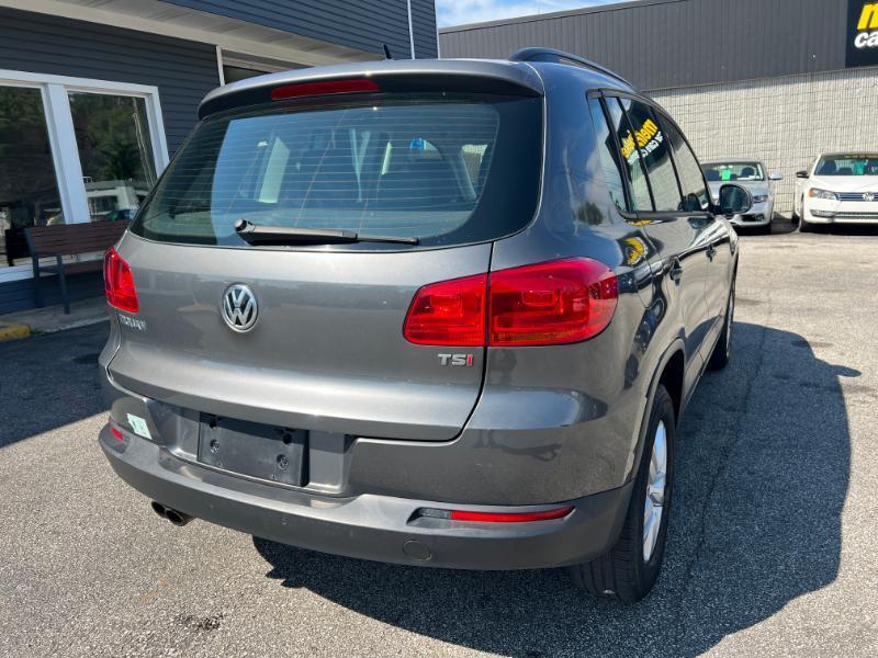 Volkswagen Tiguan SE 2016