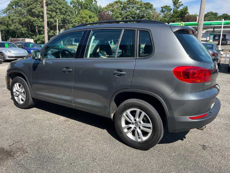 Volkswagen Tiguan SE 2016