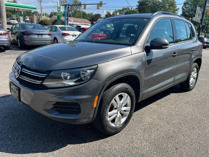 Volkswagen Tiguan SE 2016