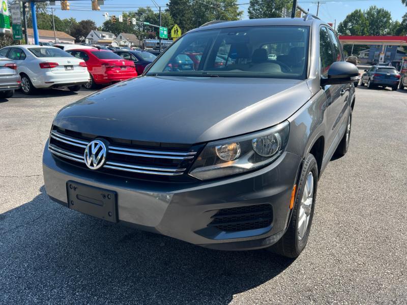 Volkswagen Tiguan SE 2016