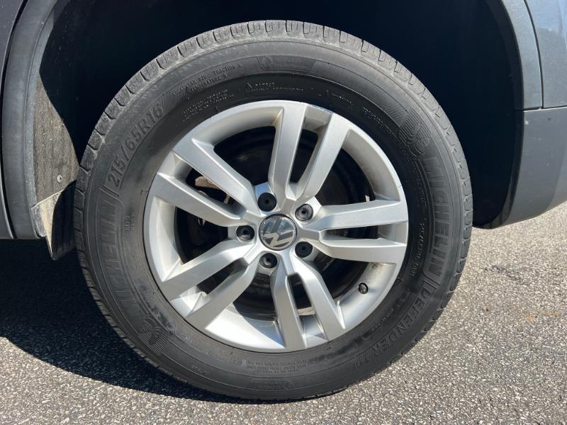 Volkswagen Tiguan SE 2016