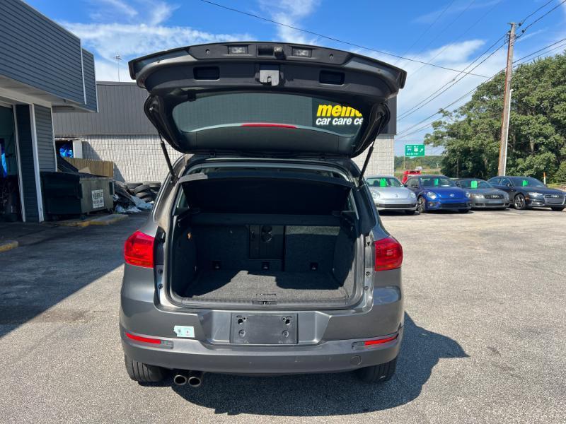 Volkswagen Tiguan SE 2016
