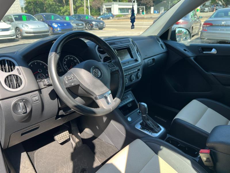 Volkswagen Tiguan SE 2016