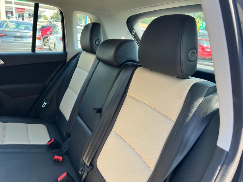 Volkswagen Tiguan SE 2016