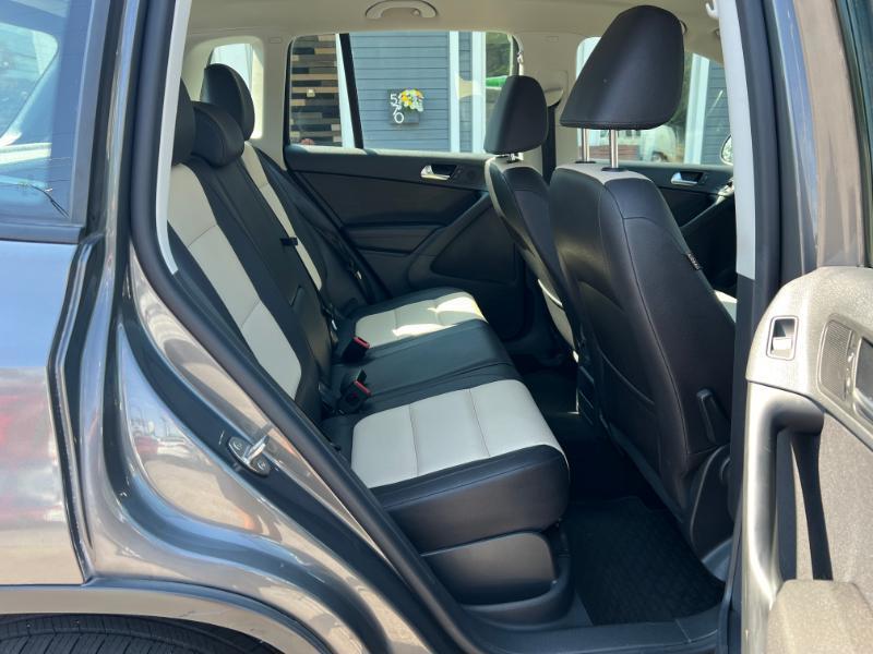 Volkswagen Tiguan SE 2016
