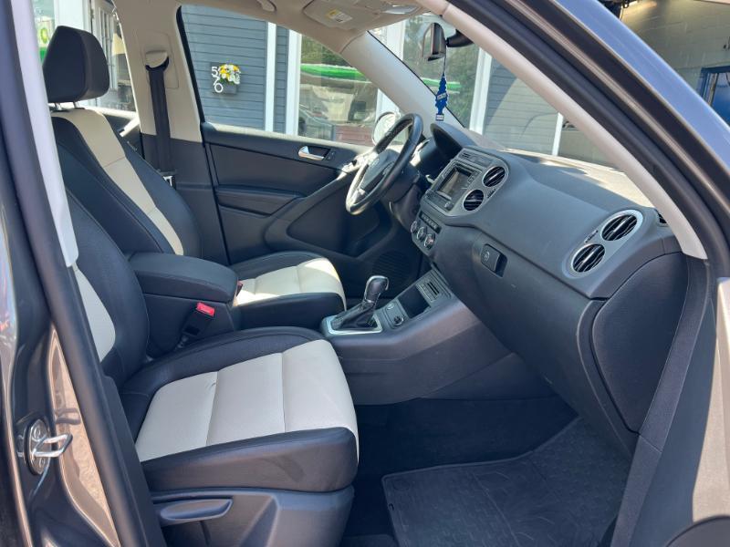 Volkswagen Tiguan SE 2016