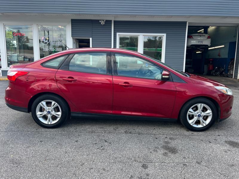 Ford Focus SE Sedan 2013