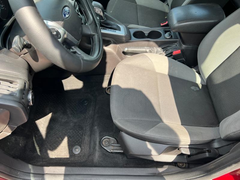 Ford Focus SE Sedan 2013