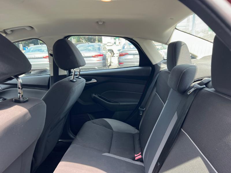 Ford Focus SE Sedan 2013