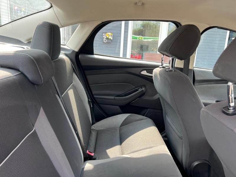 Ford Focus SE Sedan 2013