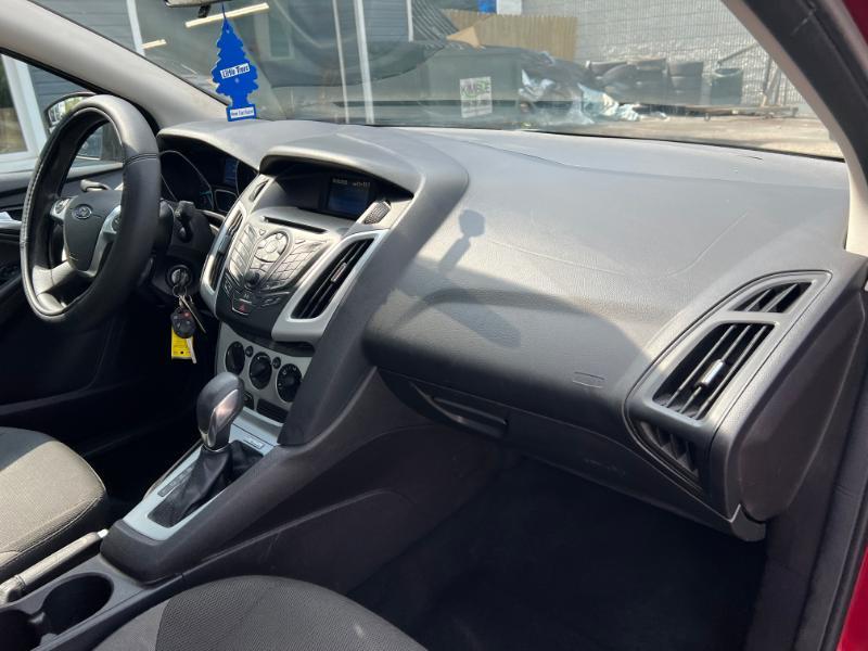 Ford Focus SE Sedan 2013