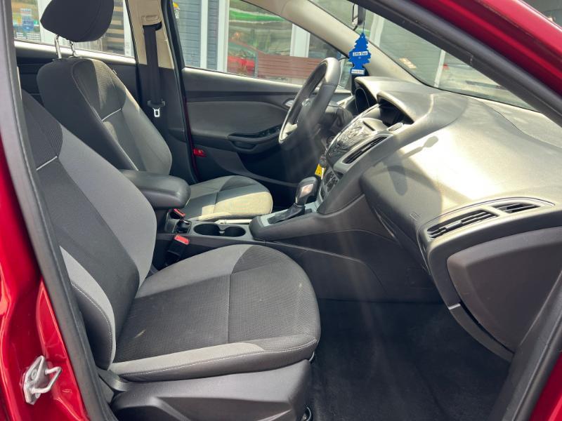 Ford Focus SE Sedan 2013