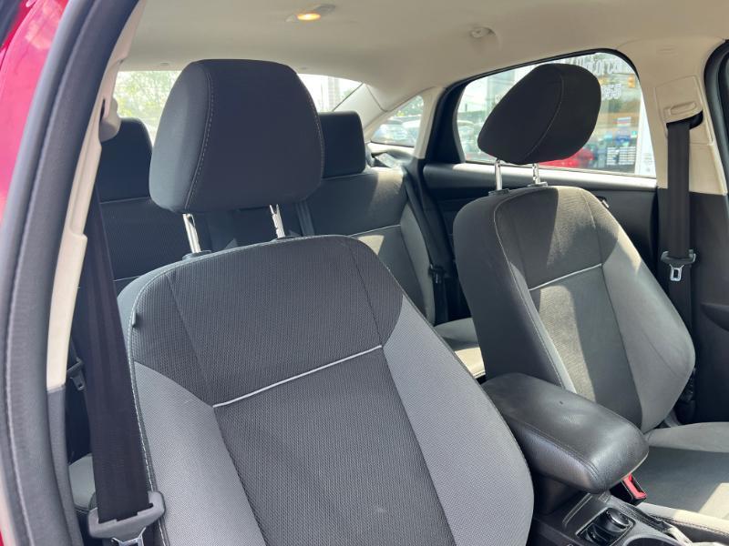 Ford Focus SE Sedan 2013