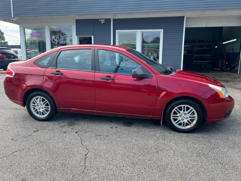 Ford Focus SE Sedan 2010