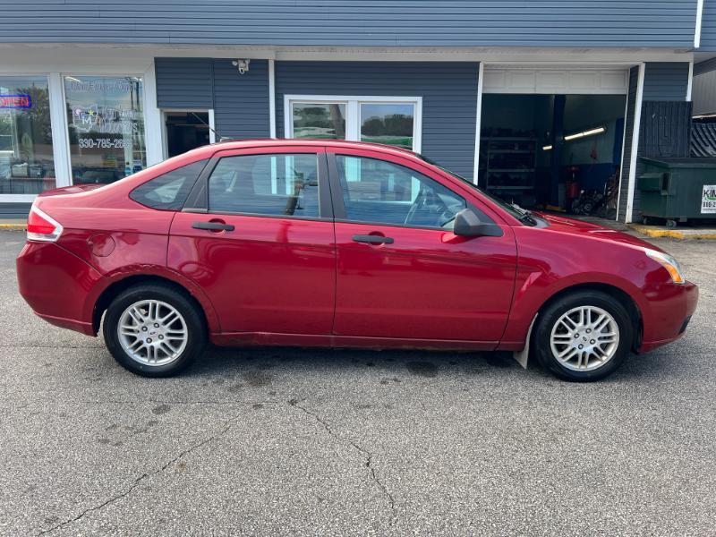 Ford Focus SE Sedan 2010